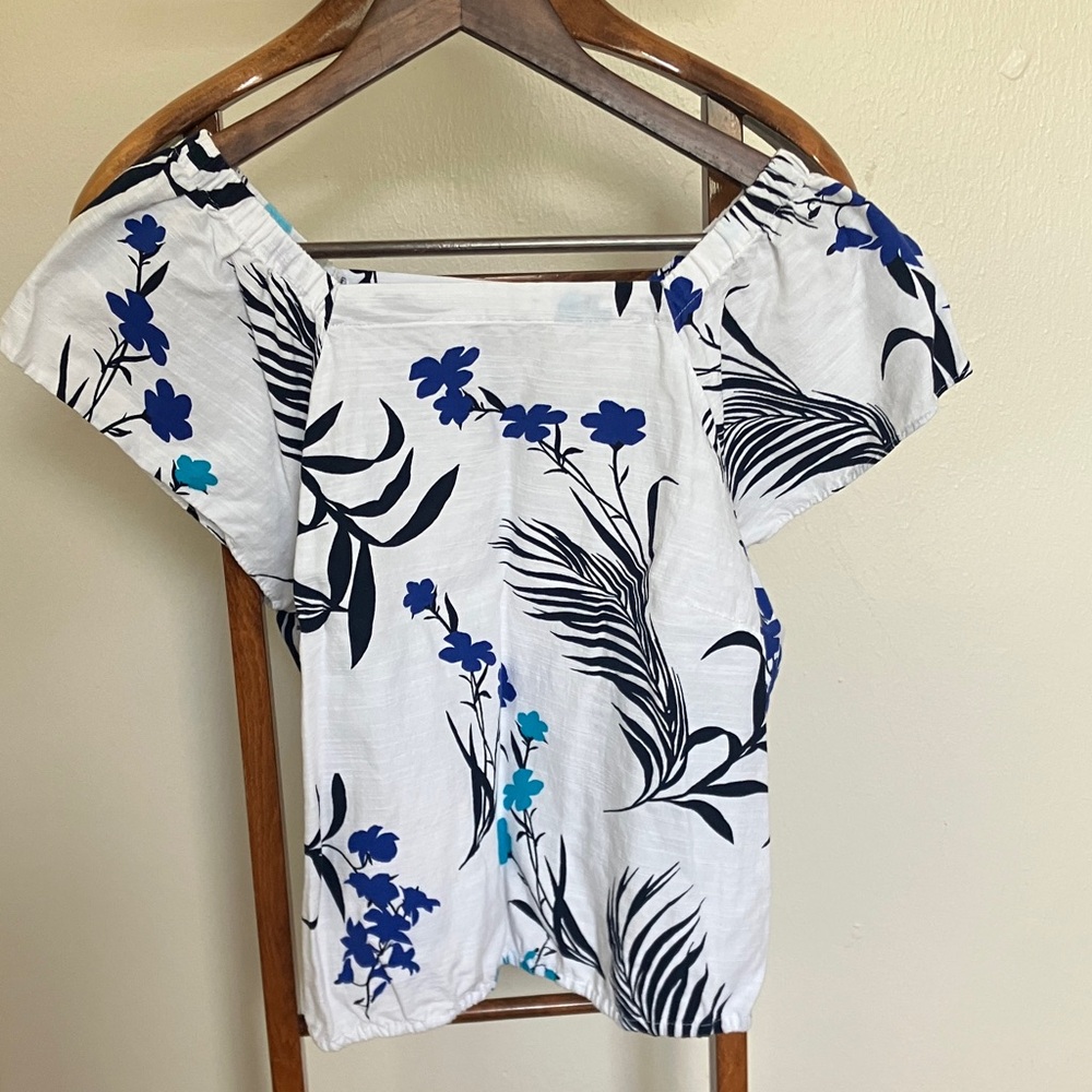 Liz Claiborne White and Blue Floral Blouse